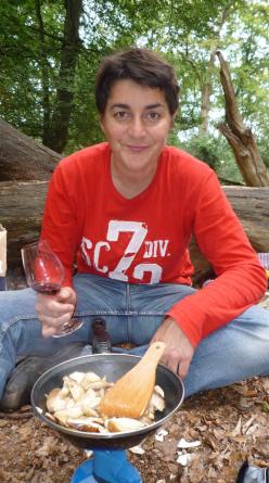 Isabelle Legeron having a freshly picked mushroom lunch in the forest